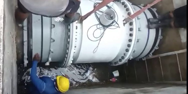 Concluye con éxito instalación macromedidor de caudal y mantenimiento en toma de Bao