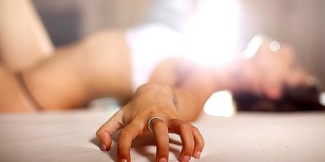 Por qué no debes fingir el orgasmo con tu pareja
