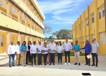 Presidente Abinader inaugura Liceo jornada extendida de 27 aulas que beneficiará más de mil estudiantes