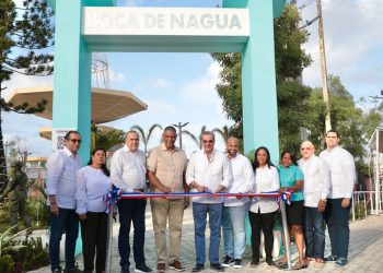 Presidente Abinader inaugura en Nagua nuevas instalaciones ITLA, campo de béisbol y parque central