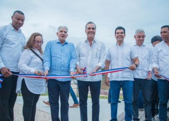 Presidente Abinader y Wellington Arnaud dejan inaugurada segunda etapa del saneamiento de arroyo Gurabo en Santiago