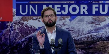 Boric fracasa en intentar reformar de nueva la constitución de Chile
