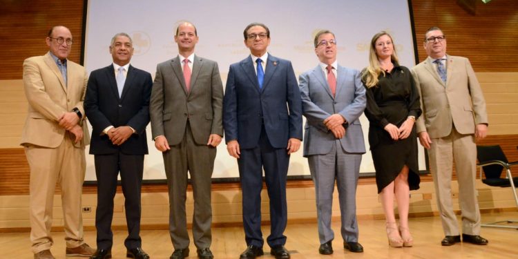 Ministro Daniel Rivera afirma RD es destino turístico más importante para visitas de salud