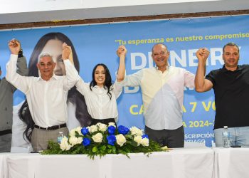 Disneiry Betances presenta su candidatura a regidora por DxC