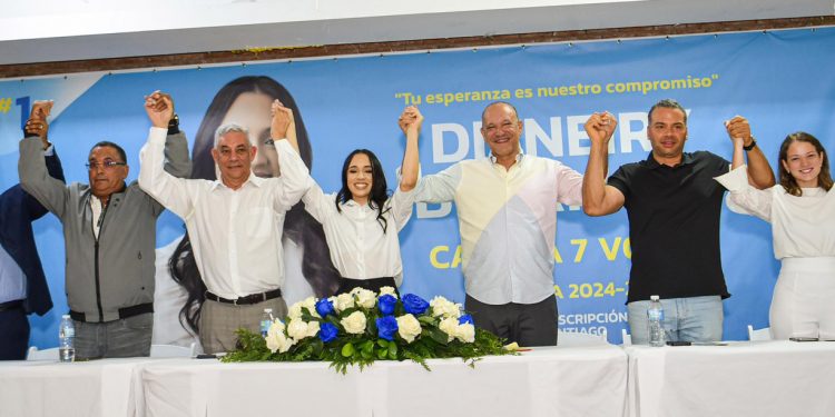 Disneiry Betances presenta su candidatura a regidora por DxC