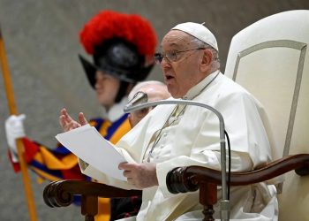 El Vaticano autorizó la bendición de parejas del mismo sexo, sin considerarlas matrimonio