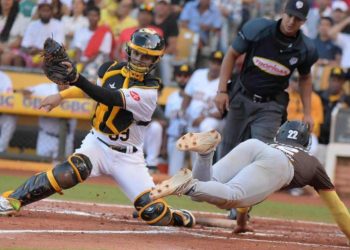 Gigantes frenan racha de Águilas en Estadio Cibao