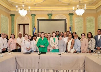 Gobierno inicia entrega de bonos navideños a juntas de vecinos de todo el país a través de gobernaciones provinciales