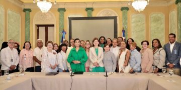 Gobierno inicia entrega de bonos navideños a juntas de vecinos de todo el país a través de gobernaciones provinciales