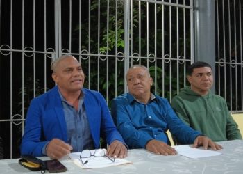 Sigue el éxodo: Dirigentes municipales de Santiago renuncian al PLD