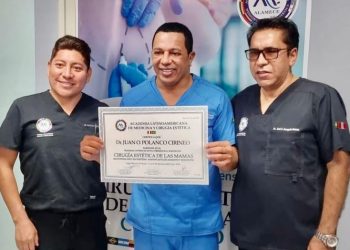 Doctor Oscar Polanco recibe premio en Sao Paulo por su destacada labor médica