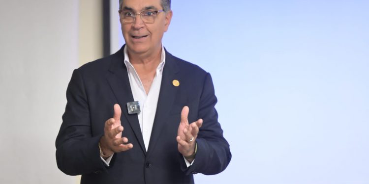 Director de SeNaSa alerta tienen más de 9 mil afiliados que alcanzaron la mayoría de edad que deben afiliarse para seguir protegidos