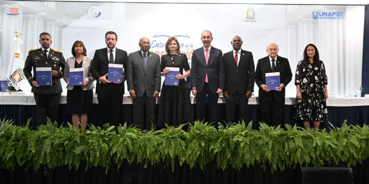 TC y MESCyT anuncian 25 universidades implementarán la asignatura de Educación Constitucional en 2024