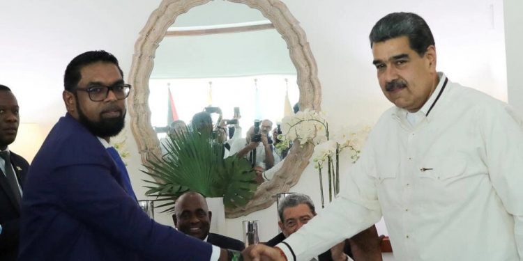 Venezuela y Guyana acuerdan no amenazarse ni usar la fuerza en su disputa por el Esequibo