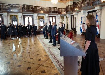 Vicepresidenta Raquel Peña juramenta los nuevos jueces del Tribunal Constitucional