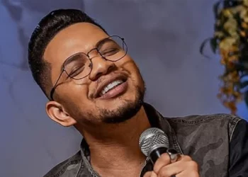 Cantante cristiano muere en pleno escenario