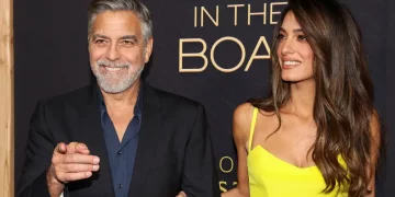 George Clooney se siente eclipsado por su esposa en la alfombra roja: «Tuve que presentarme como el marido de Amal»
