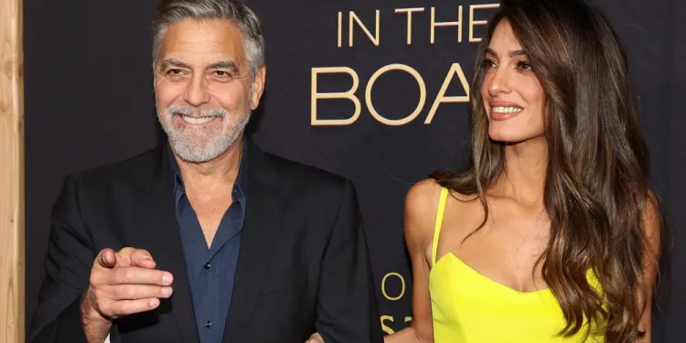 George Clooney se siente eclipsado por su esposa en la alfombra roja: «Tuve que presentarme como el marido de Amal»