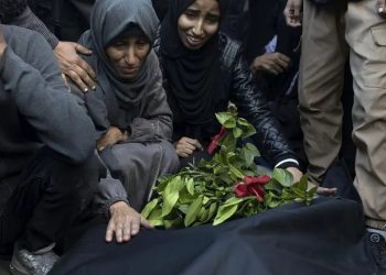 Al menos 70 palestinos mueren en un bombardeo israelí al campo de refugiados de Al Maghazi