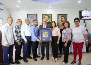 Ayuntamiento de Licey al Medio declara hijo meritorio a Maestro de la Medicina Plutarco Arias