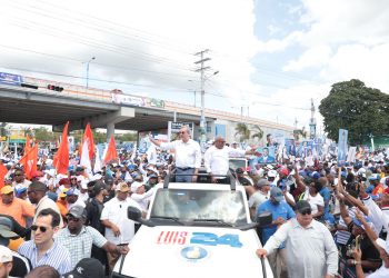 Abinader concluye recorrido en apoyo a los candidatos a las alcaldías de Santo Domingo Este, Boca Chica y Guerra