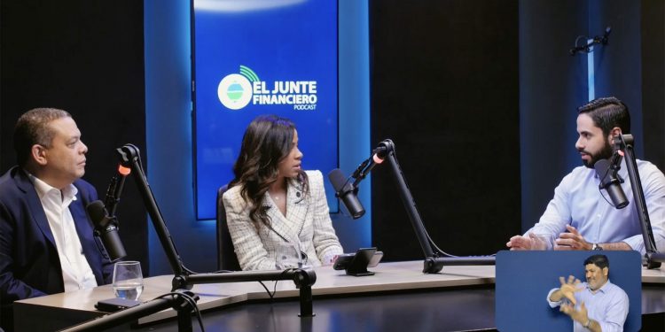 Banco Santa Cruz anuncia segunda temporada del podcast «El Junte Financiero» para 2024