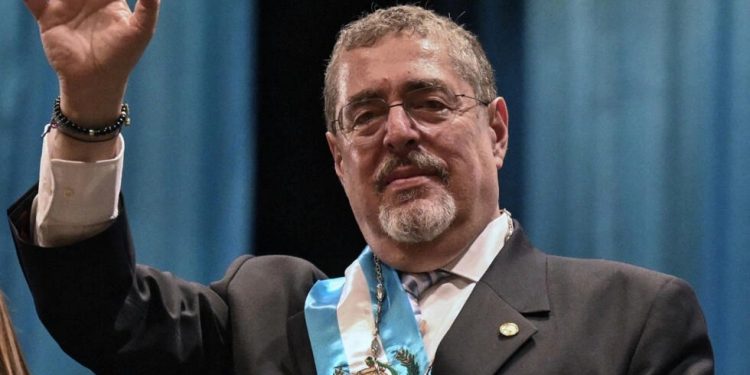 Bernardo Arévalo jura como nuevo presidente de Guatemala
