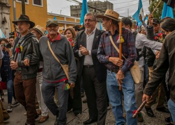 La frágil democracia de Guatemala pone sus esperanzas en un nuevo presidente