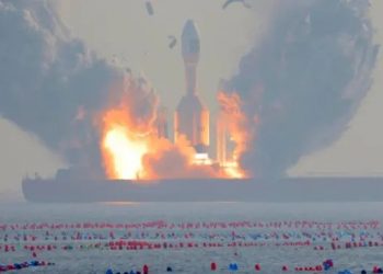China lanza con éxito desde el mar su cohete privado más potente