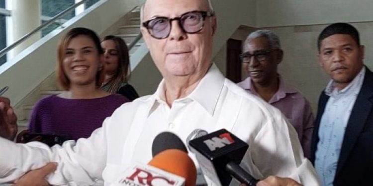 Hipólito Mejía asegura Abinader está sobre el 60% y Carolina Mejía ronda el 70%