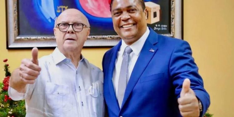 Víctor D’Aza encabezará Gran Marcha Caravana del PRM junto a Hipólito Mejía en Línea Noroeste