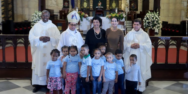 INAIPI celebra noveno aniversario de su fundación con misa de acción de gracias y ofrenda en el Altar de la Patria