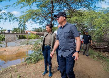Ministro Igor Rodríguez: “Gobierno entrega miles de raciones y enseres a familias afectadas por las lluvias en Montecristi”