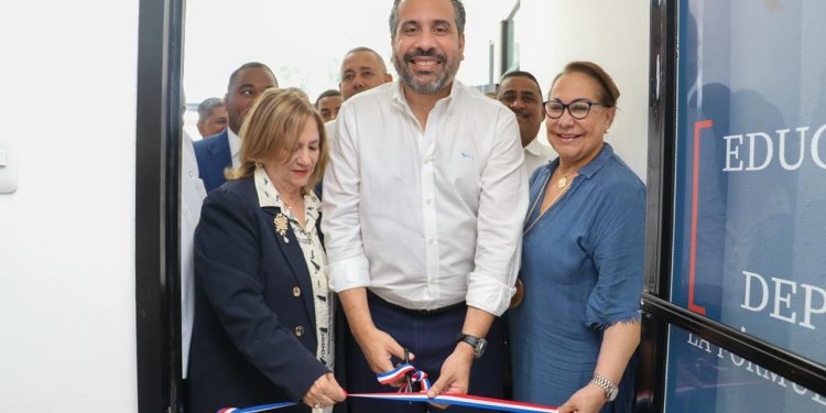 Instituto Nacional de Educación Física inaugura oficina regional en Santiago