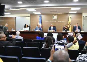 JCE da a conocer el informe de la auditoría técnica realizada por el IIDH-CAPEL a los EDET que se utilizarán en las elecciones municipales