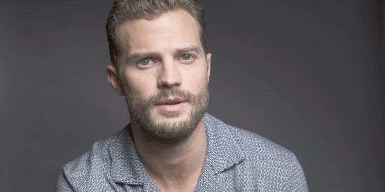 Hospitalizan a actor de «50 sombras de Grey» por posible ataque cardíaco