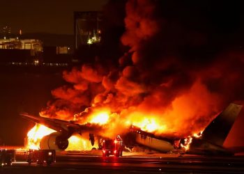 Japón: Cinco muertos y cientos de evacuados tras colisión de dos aviones en Tokio