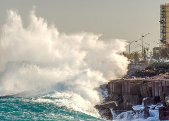 Japón activa la alerta de tsunami en su costa occidental tras un terremoto de magnitud 7,4