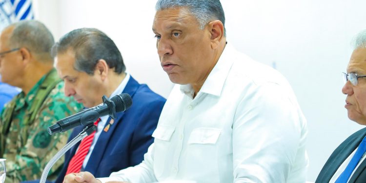 Reservas militares y policías garantizarán seguridad en hospitales