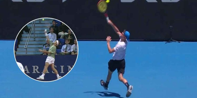 El increíble punto de un tenista húngaro que hizo recordar a la mejor jugada de Federer en el Abierto de Australia