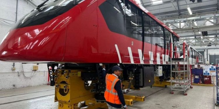 Llega a RD primer tren del Sistema Monorriel de Santiago