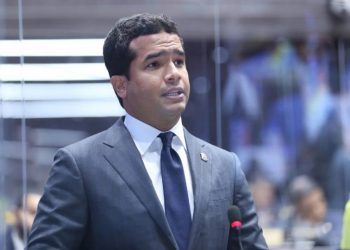Omar Fernández ingresa a la Clínica Abreu por intoxicación