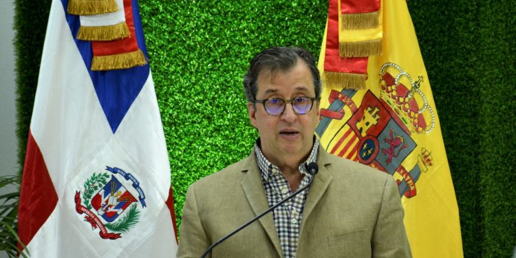 Ricardo Fondeur valora pacto por el ordenamiento territorial de Santiago