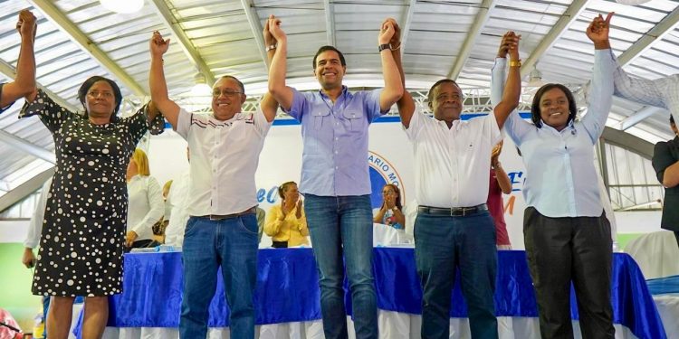 Roberto Ángel, en amplio recorrido por Elías Piña y San Juan, reafirma el cambio seguirá en el Sur