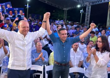 Suárez apoya a Ulises; “llegó el momento de grandes concertaciones por Santiago”, afirma Rodríguez