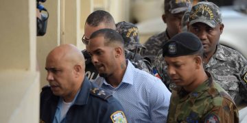 Juez impone garantía económica y presentación periódica a Wander Franco como medida de coerción