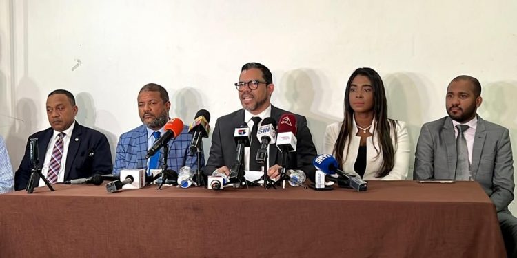 Yohan López asume como presidente del CARD