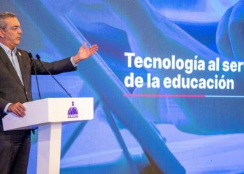 Gobierno implementa tecnología aplicada en educación básica para avanzar en ciencias, matemáticas y artes