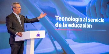 Gobierno implementa tecnología aplicada en educación básica para avanzar en ciencias, matemáticas y artes