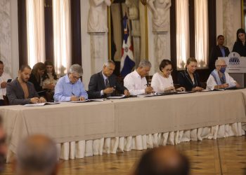 Presidente valora firma del convenio, resalta empoderamiento ciudadano y aportes al país de los ambientalistas